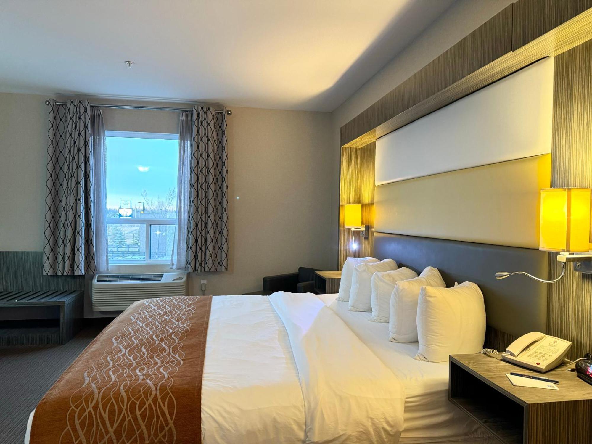 Southfort Inn Fort Saskatchewan Eksteriør bilde