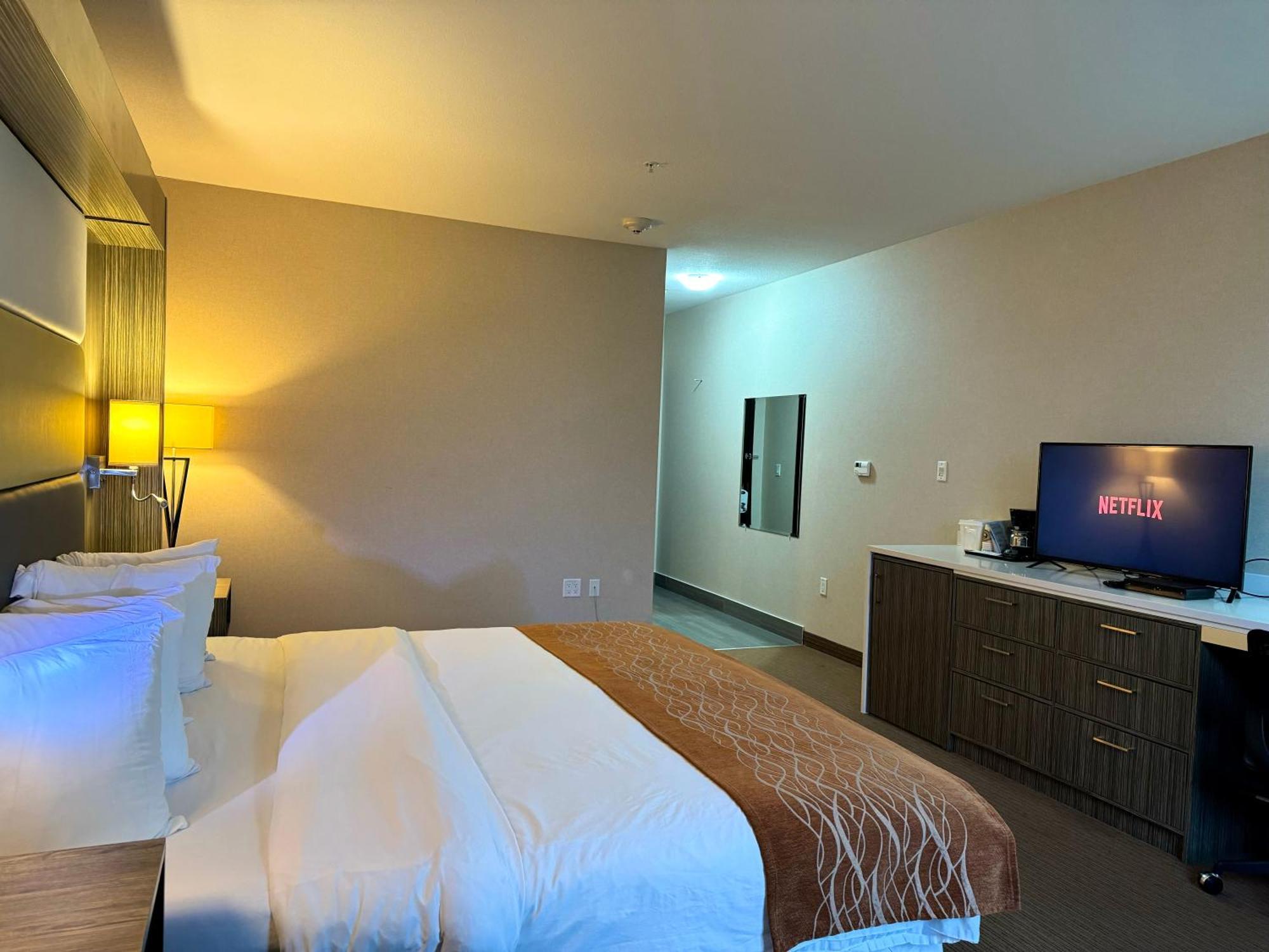 Southfort Inn Fort Saskatchewan Eksteriør bilde