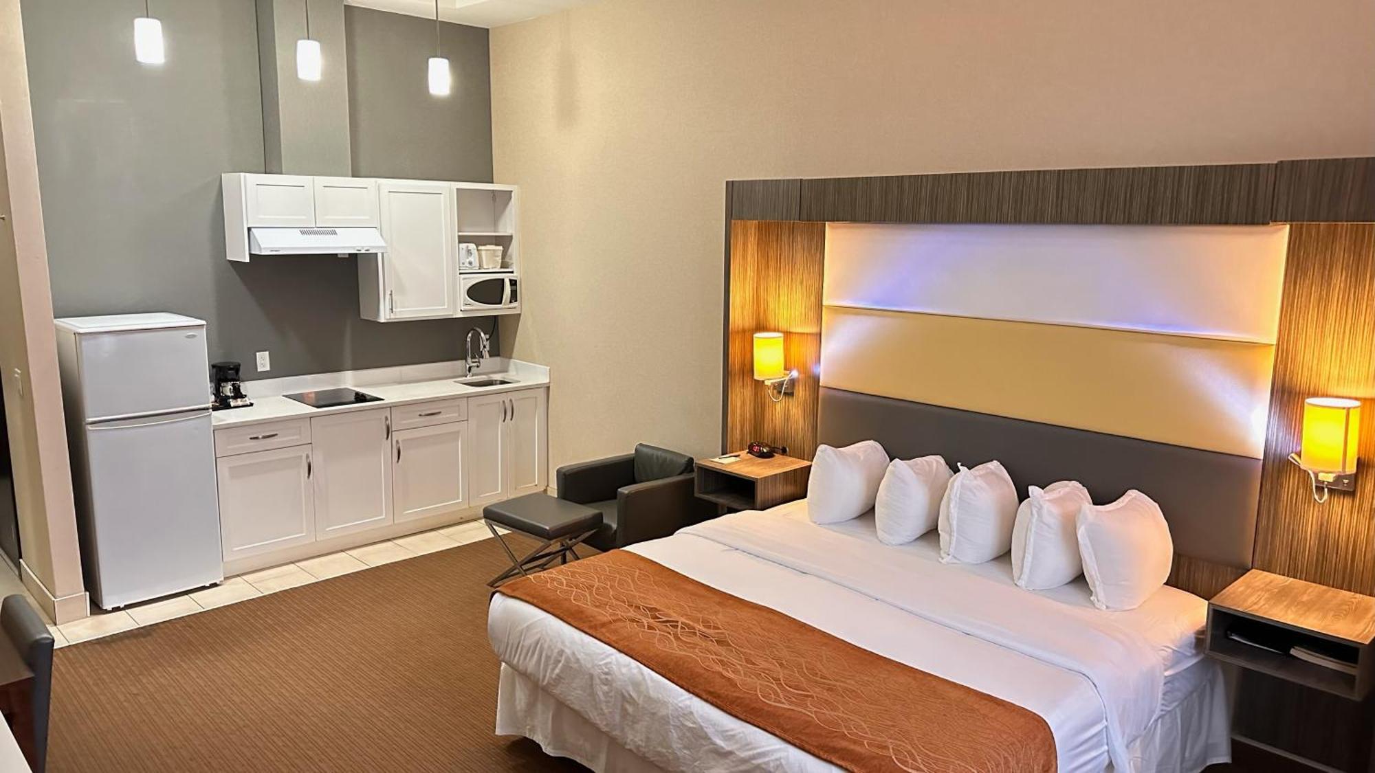 Southfort Inn Fort Saskatchewan Eksteriør bilde
