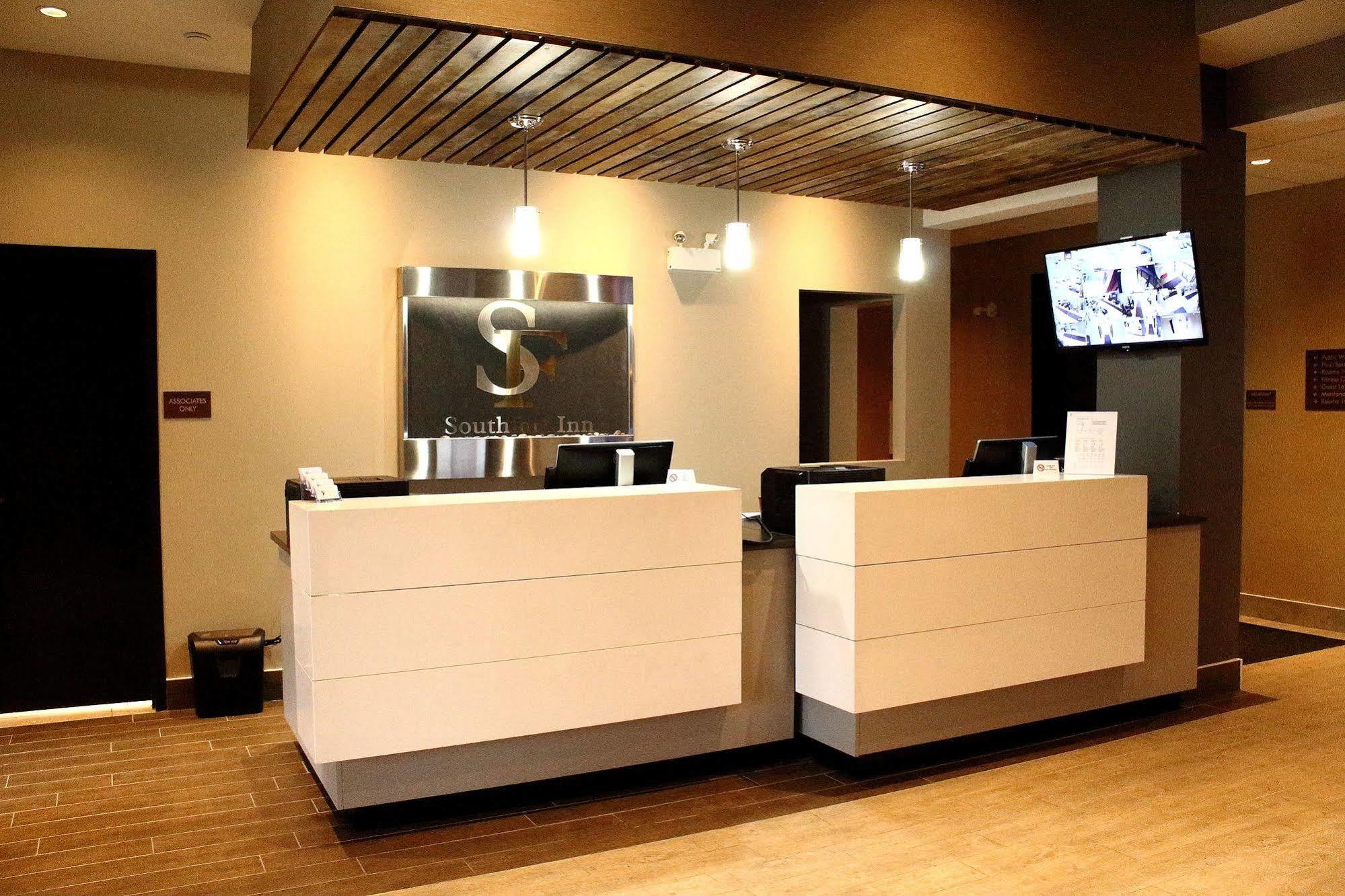 Southfort Inn Fort Saskatchewan Eksteriør bilde